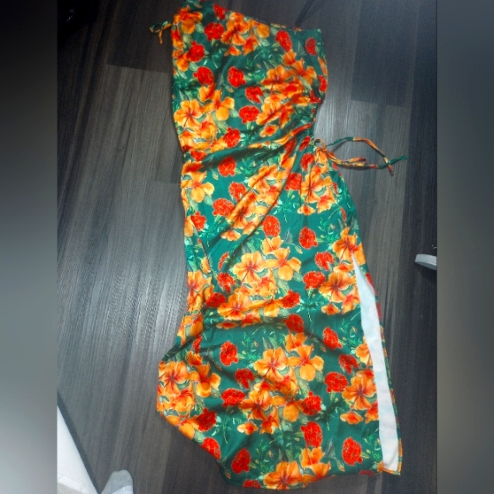 Green Floral Tie-Waist Maxi Dress